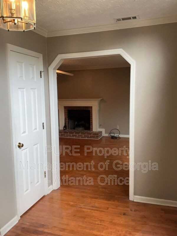743 Helga Dr Ne - Photo 4 of 28