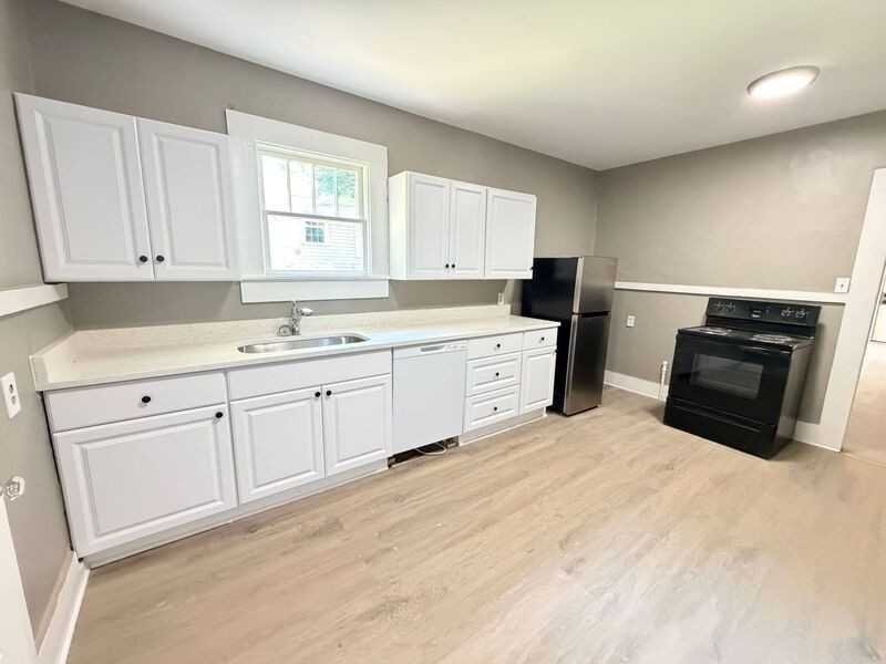 617 83rd Pl S - Photo 4 of 10