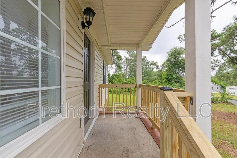2140 Veterans Dr - Photo 5 of 28