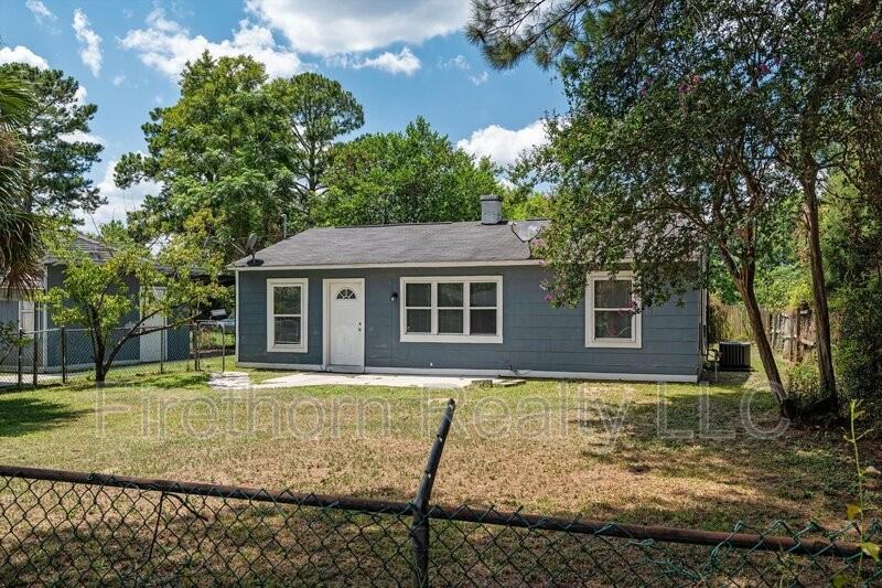 2528 Luz Dr - Photo 3 of 32