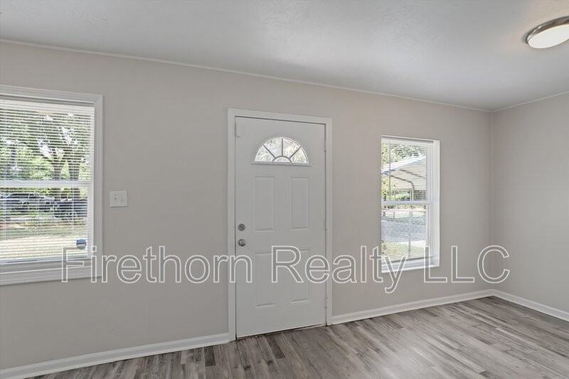 2528 Luz Dr - Photo 5 of 32