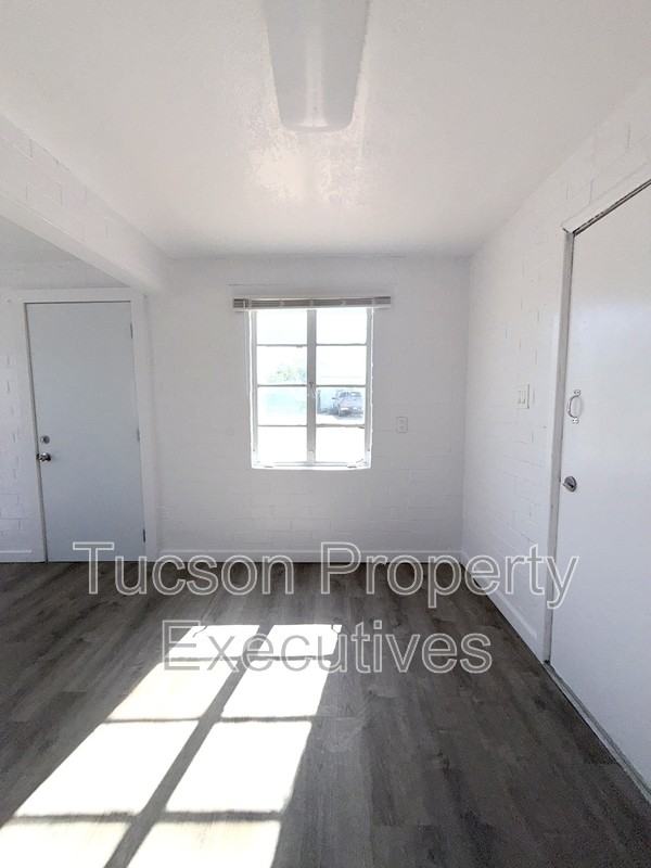 130 E Delano St - Photo 6 of 16