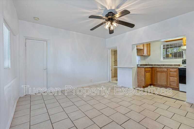 2034 S 5th Ave - Photo 6 of 19