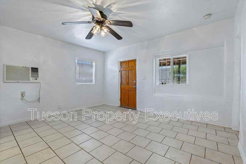 2034 S 5th Ave - Photo 7 of 19