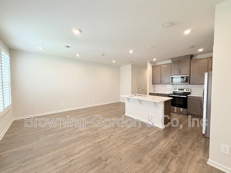 5088 Dayflower Dr - Photo 7 of 22