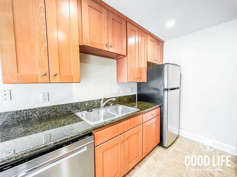 8537 Villa La Jolla Dr #C - Photo 4 of 12