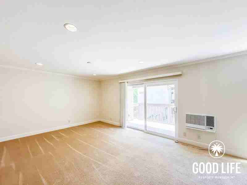 8537 Villa La Jolla Dr #C - Photo 7 of 12