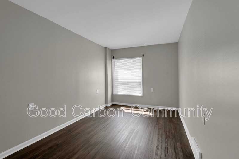 1073 Grant St #8 - Photo 4 of 13