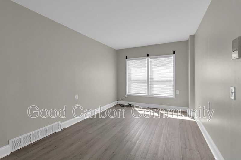 1073 Grant St #8 - Photo 5 of 13