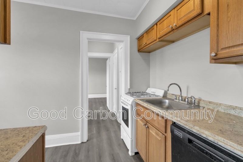 1016 Amherst St #B7 - Photo 2 of 12