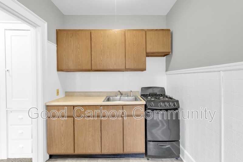 1016 Amherst St #D4 - Photo 3 of 11