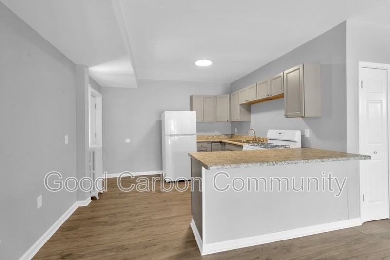 2100 Delaware Ave #5 - Photo 5 of 15