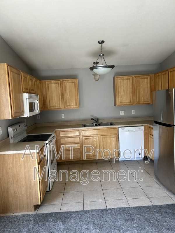 77 Florida Ave Sw - Photo 2 of 8