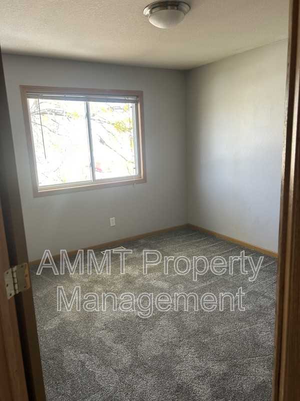 77 Florida Ave Sw - Photo 4 of 8
