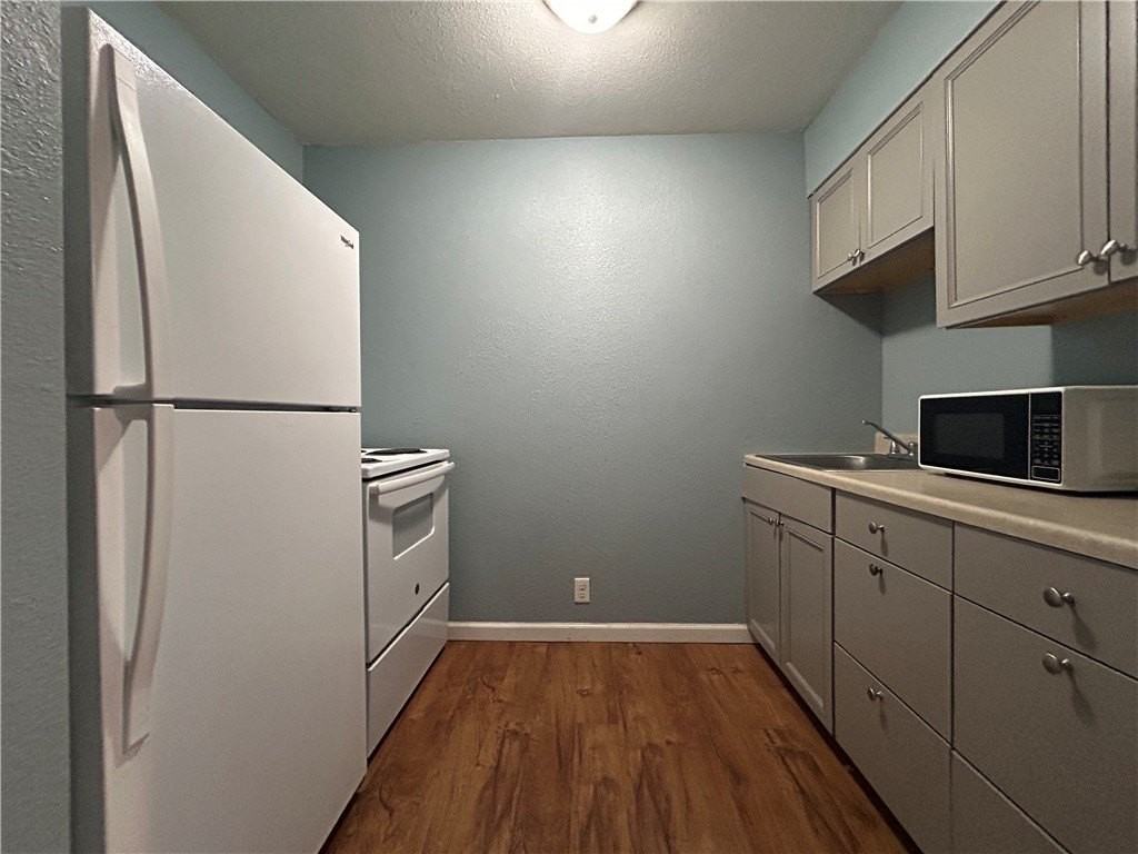 403 Park St #9 - Photo 3 of 5