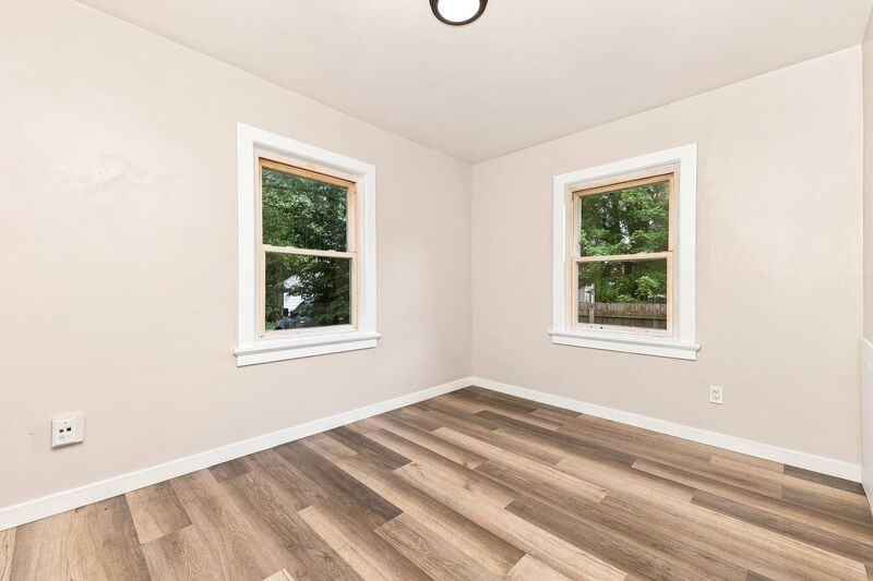 2902 Whittier Ave - Photo 7 of 10