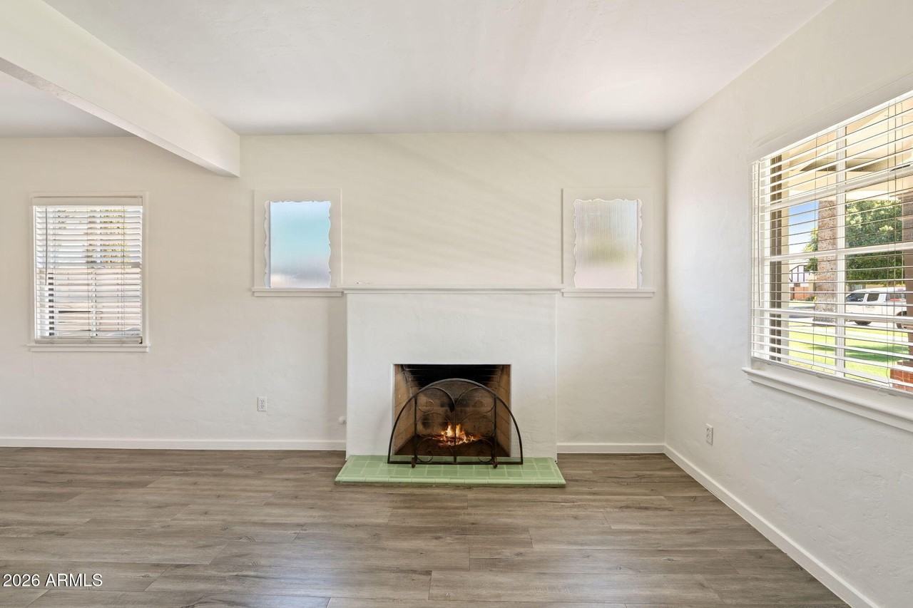 334 W Lewis Ave - Photo 3 of 26