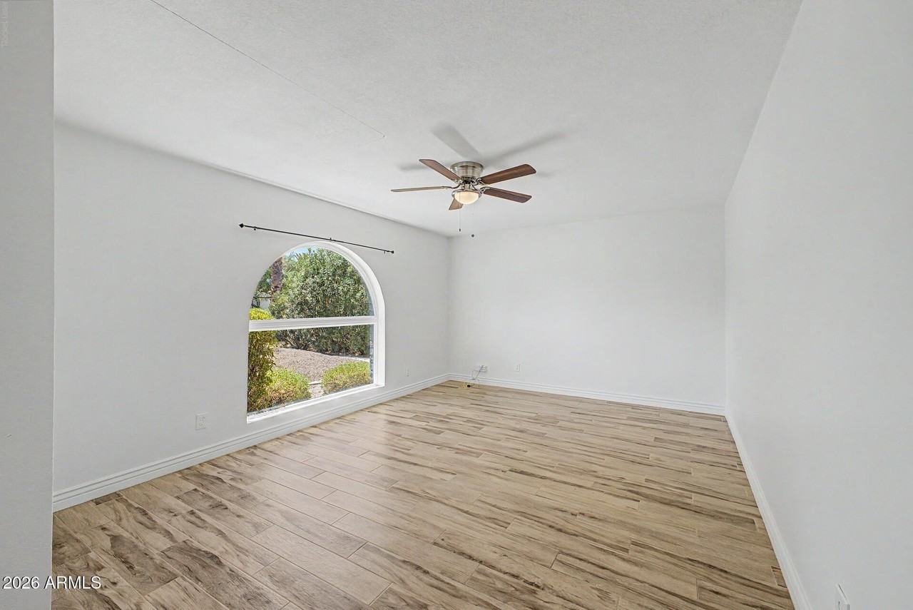 5228 E Karen Dr - Photo 6 of 40