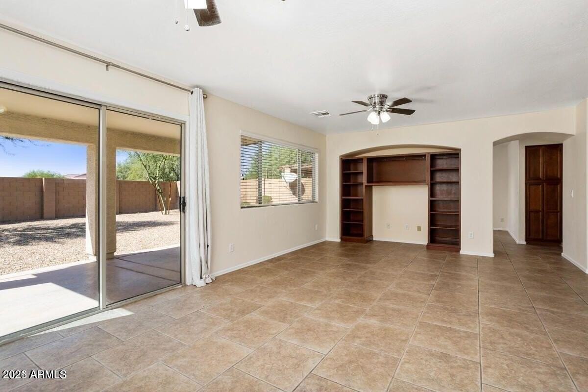 3064 S 258th Ave - Photo 2 of 12