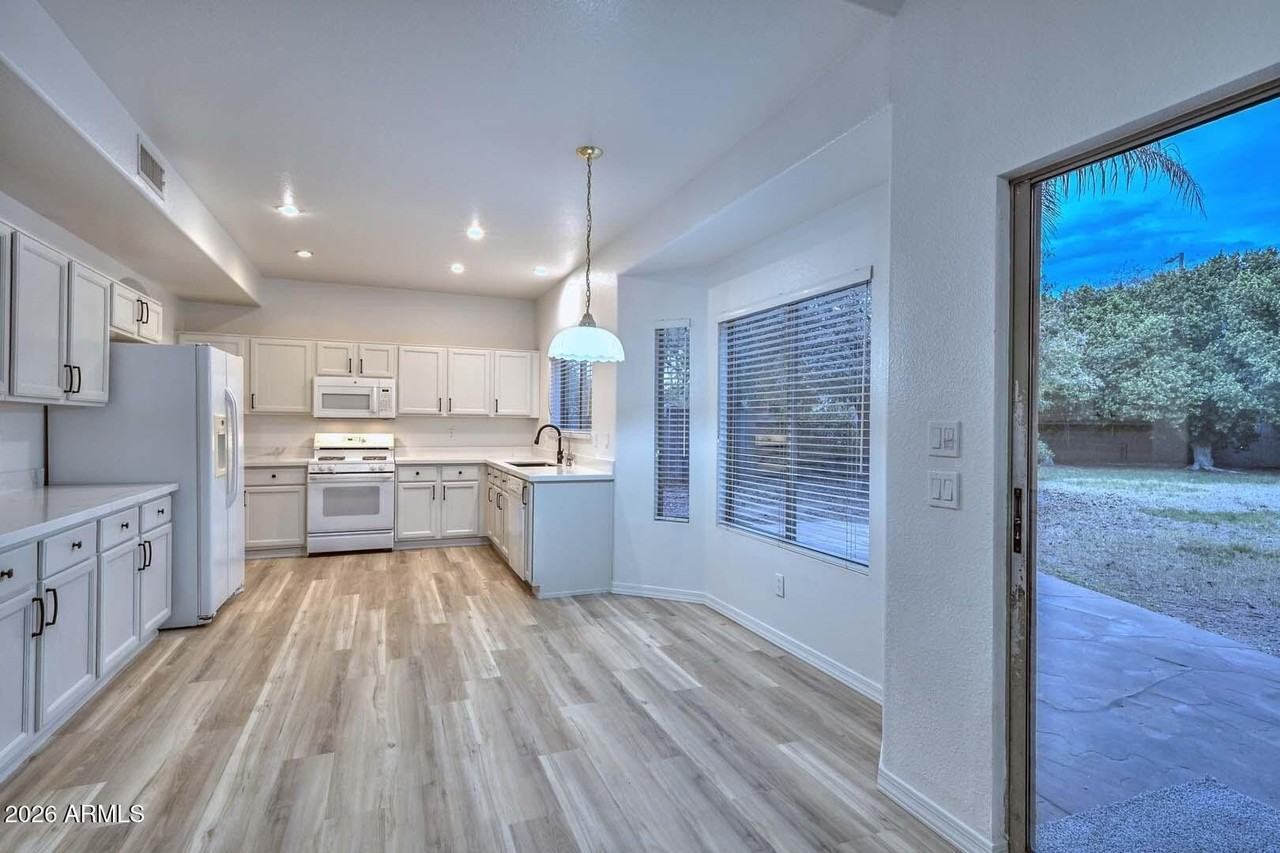 26435 N 42nd Pl - Photo 5 of 50
