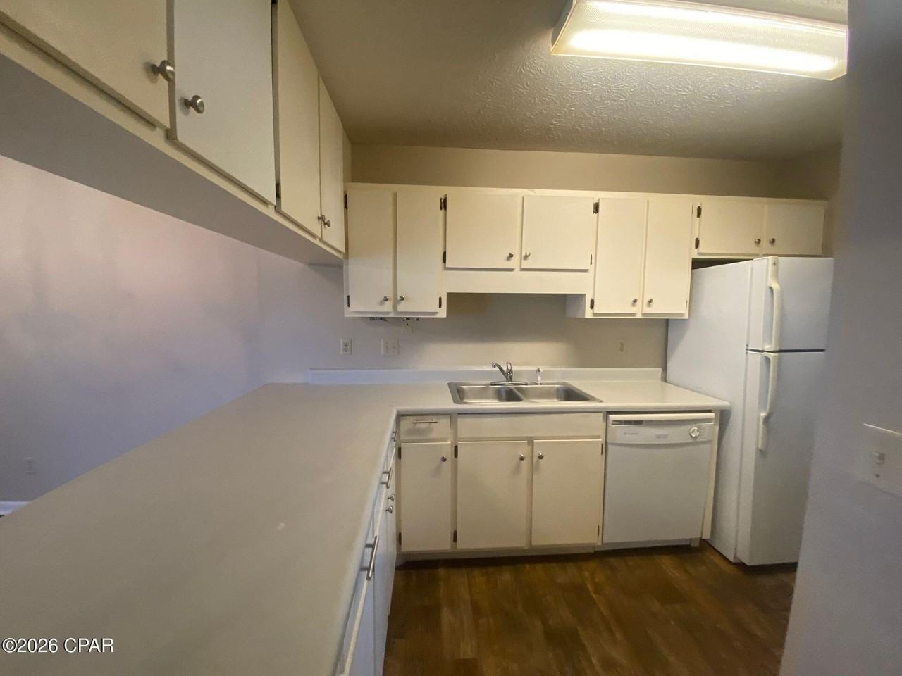 521 E 5th Ct - Photo 4 of 14