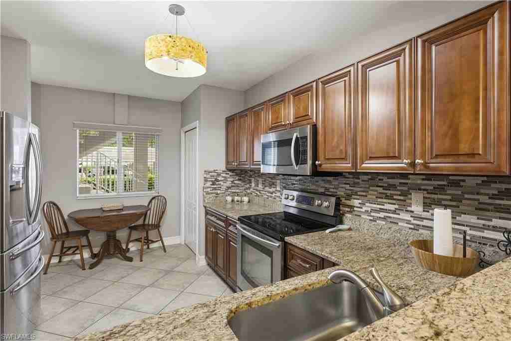 7822 Great Heron Way Apt 106 - Photo 5 of 30
