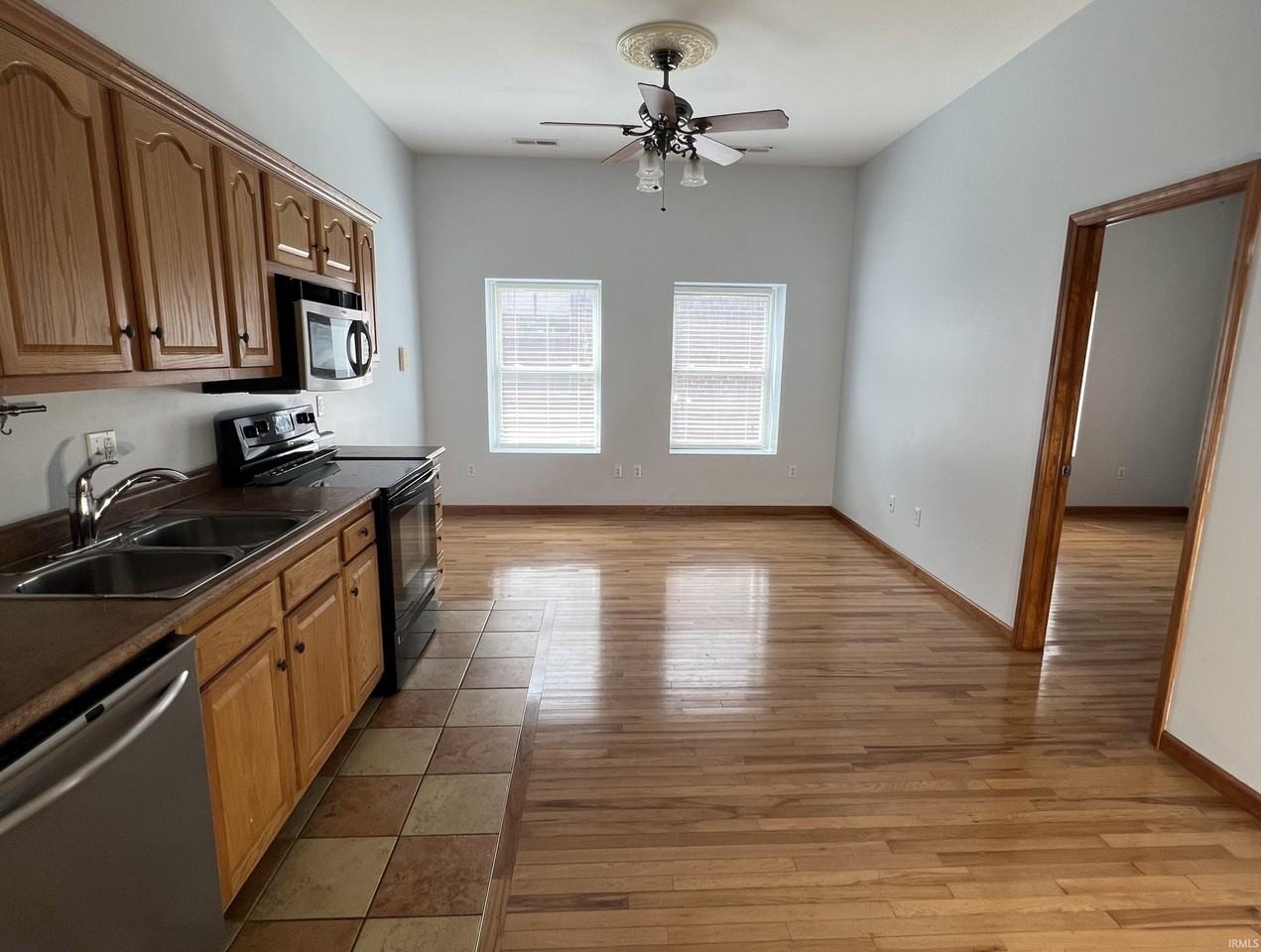 110 W 6th St #5 - Photo 2 of 13