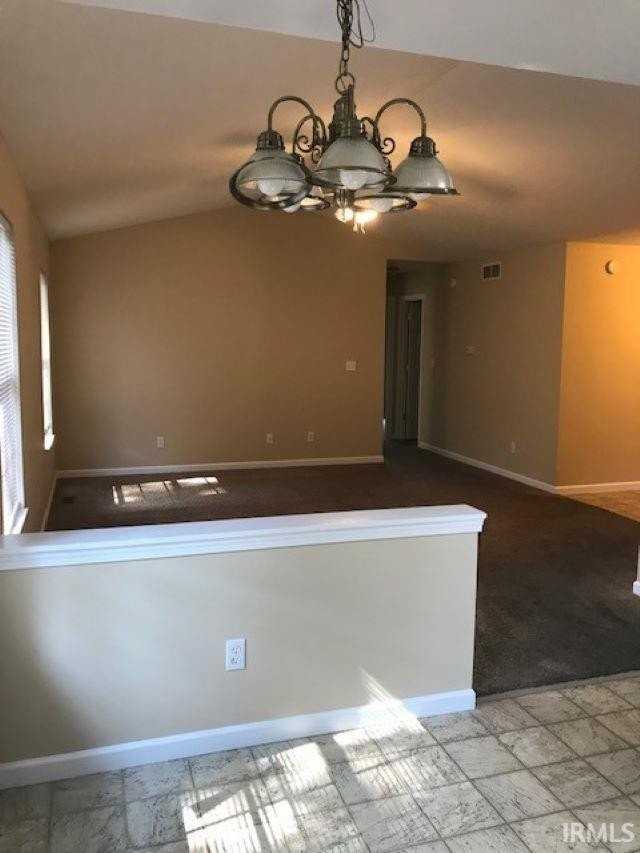 601 W Cherokee Dr - Photo 2 of 8