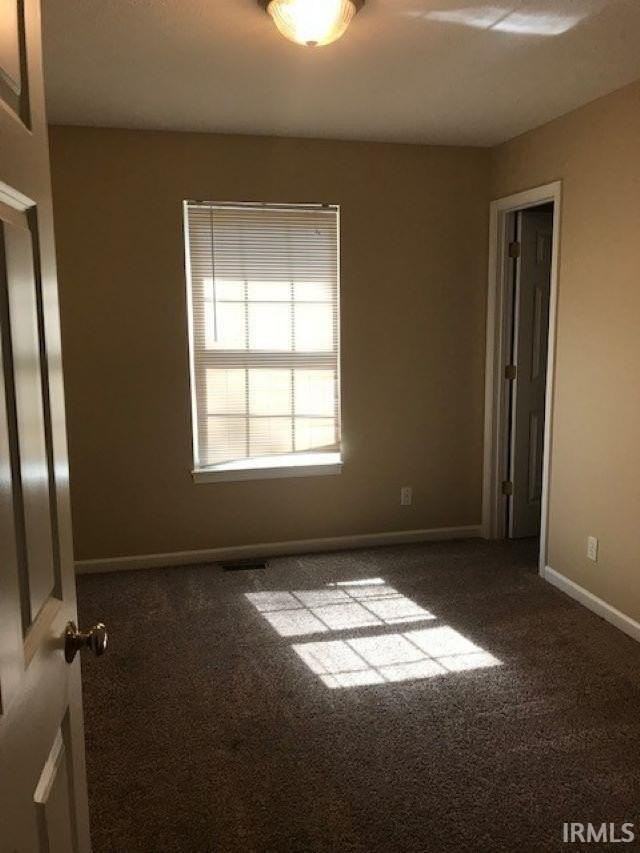 601 W Cherokee Dr - Photo 6 of 8