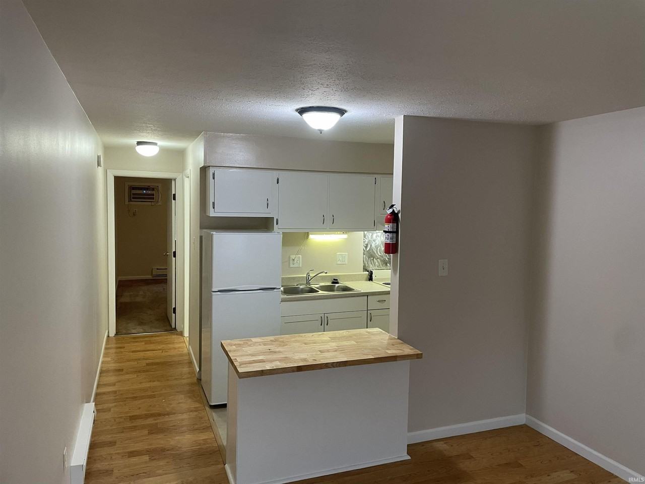 1005 N Rogers St #B15 - Photo 3 of 12