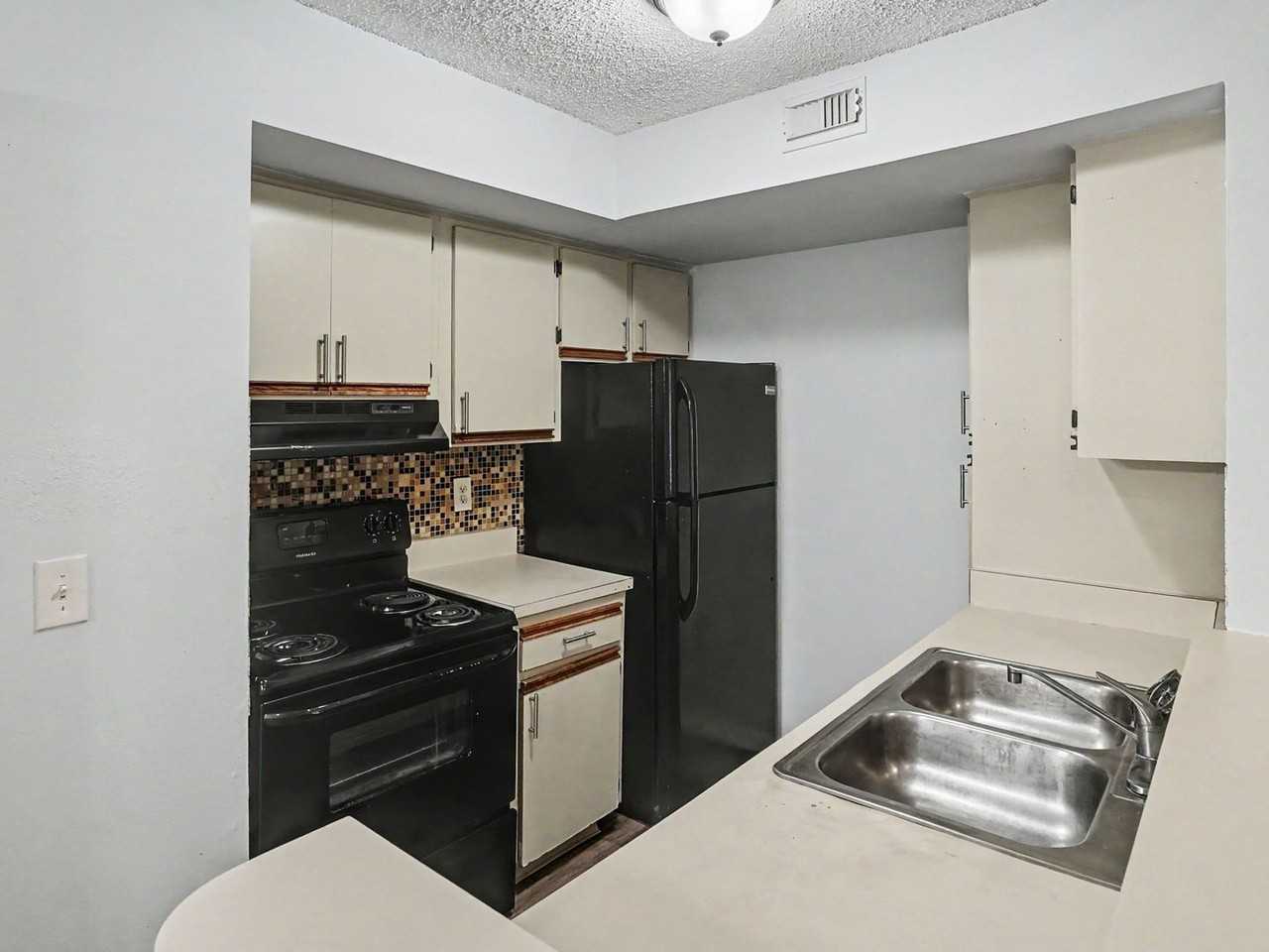 437 Fountainhead Cir #280 - Photo 3 of 22