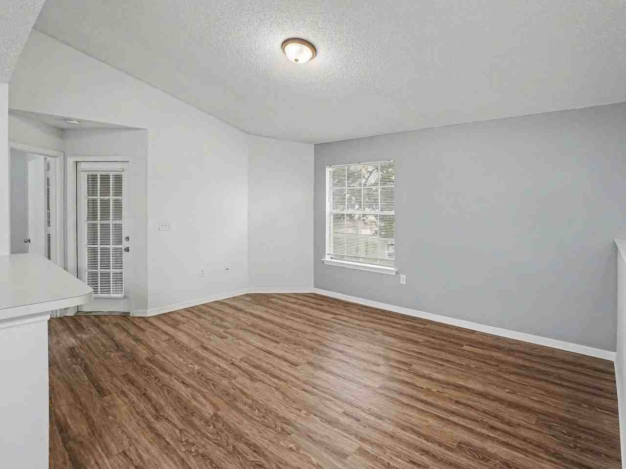 437 Fountainhead Cir #280 - Photo 4 of 22