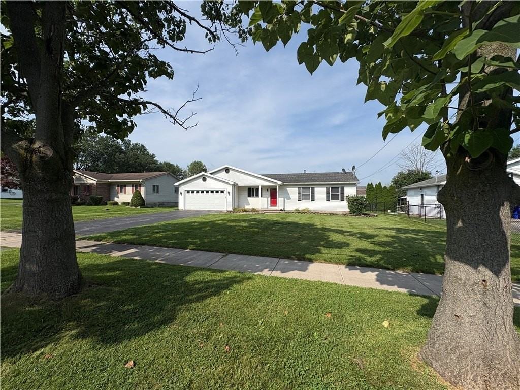 195 Island Cottage Rd - Photo 2 of 29