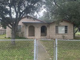 featured image of 1401 E Henrietta Ave