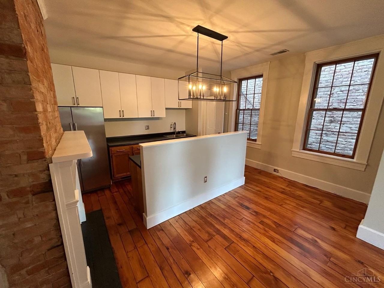 402 Liberty Hl - Photo 4 of 23