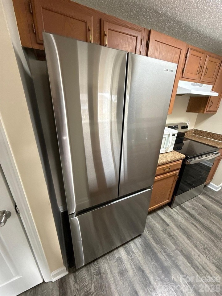 1604 Arlyn Cir #M - Photo 7 of 16