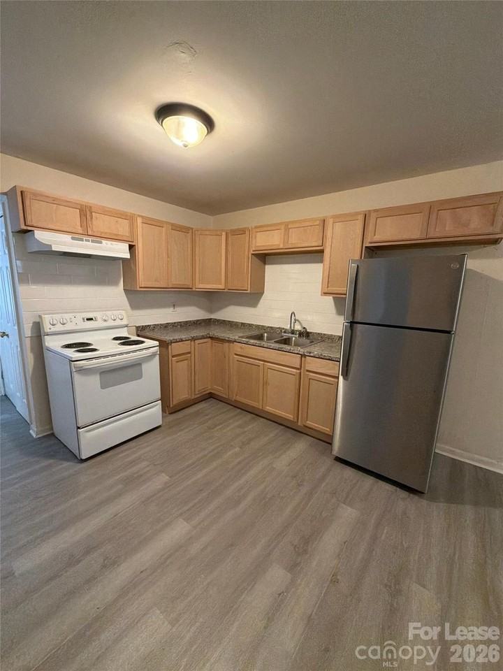 137 Sleepy Hollow Rd - Photo 5 of 18