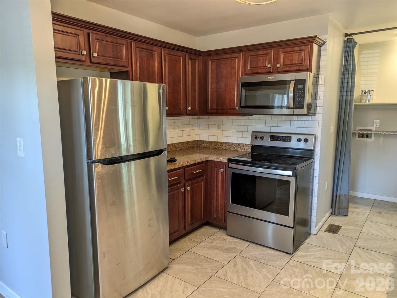 322 Clover St - Photo 6 of 23