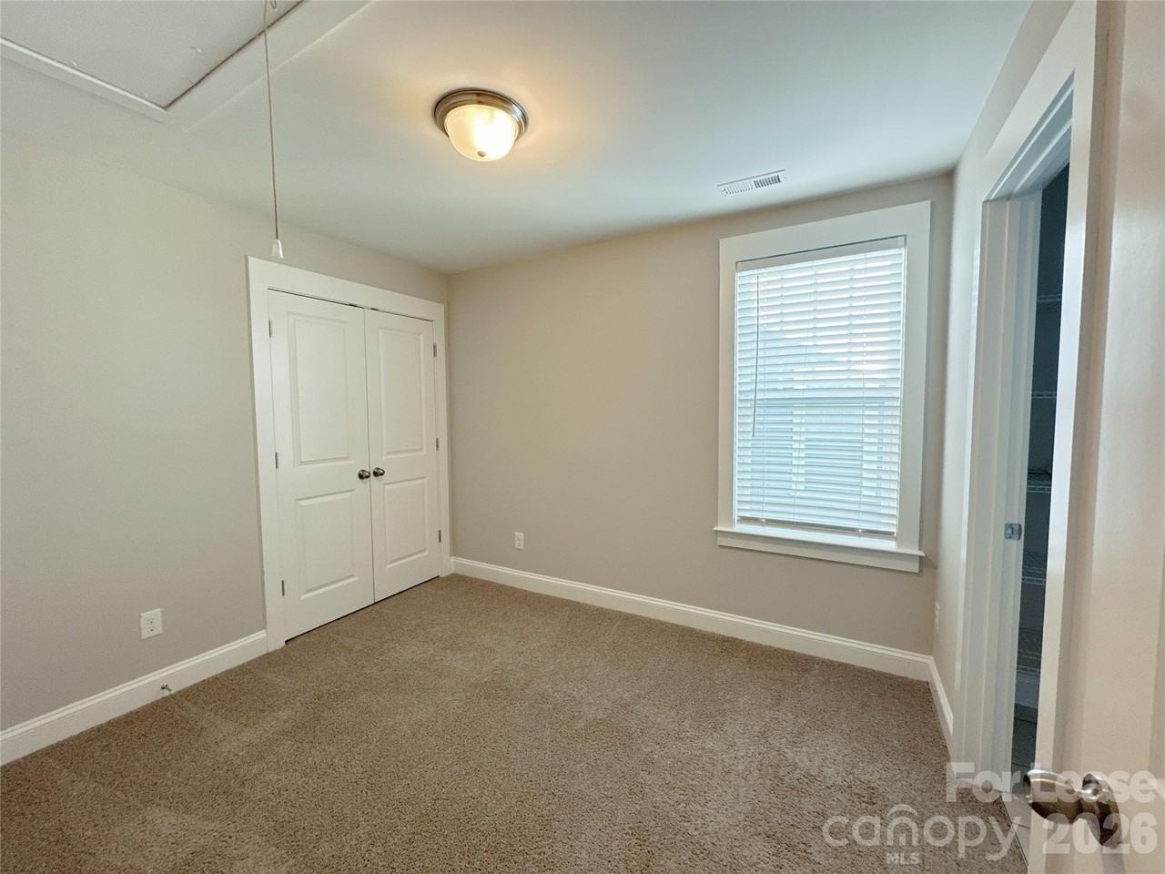 807 Mcarthur Ave - Photo 7 of 18