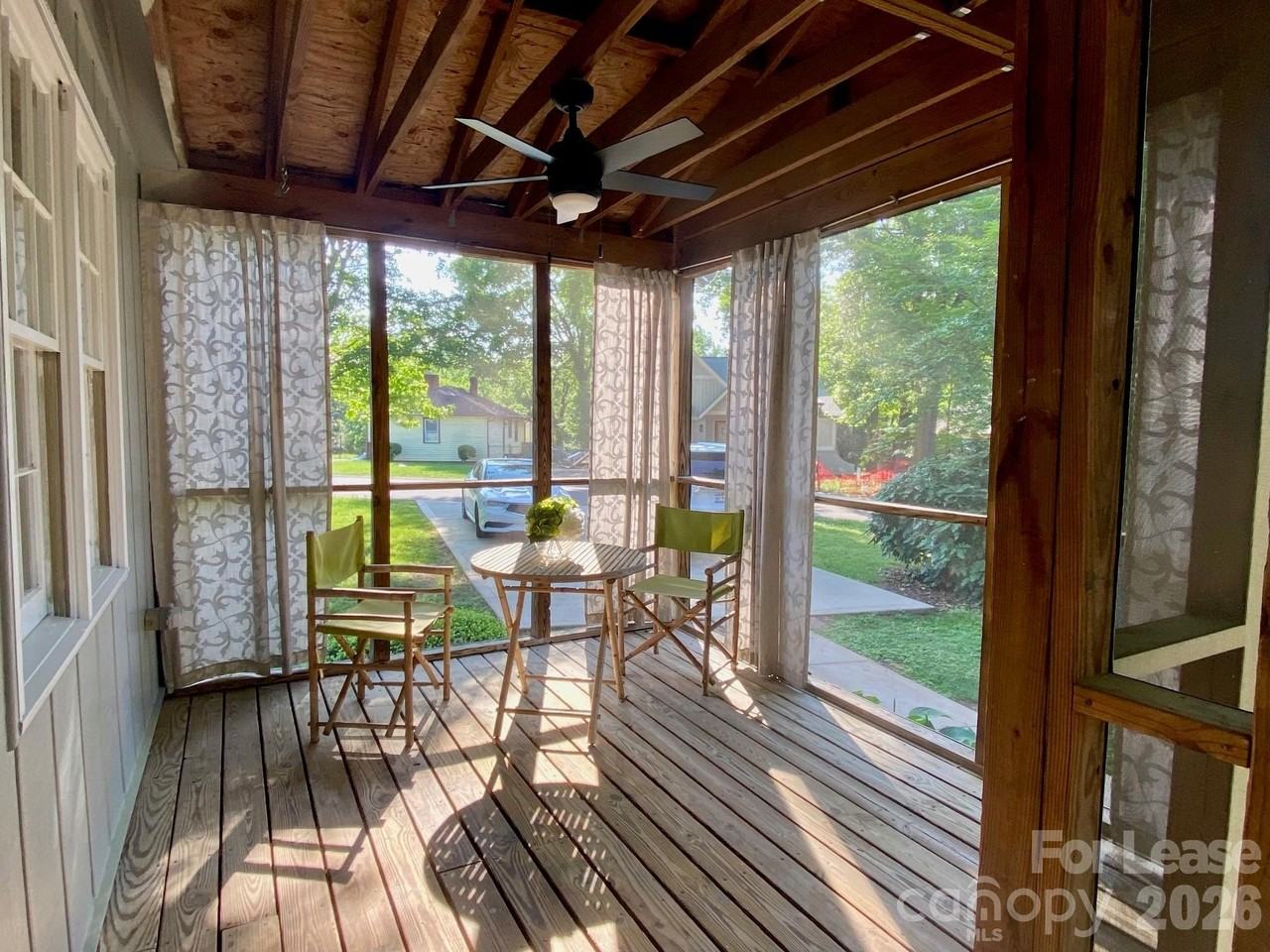5300 Buckingham Dr - Photo 3 of 16
