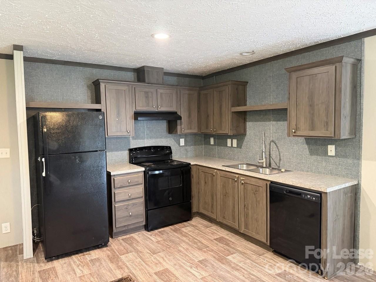 115 Kimberly Cir - Photo 3 of 9