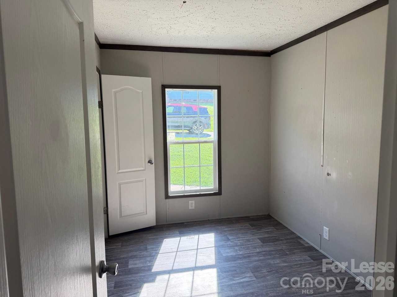 115 Kimberly Cir - Photo 4 of 9