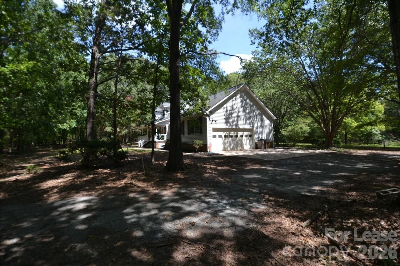 7015 Spruce Pine Trl - Photo 3 of 45