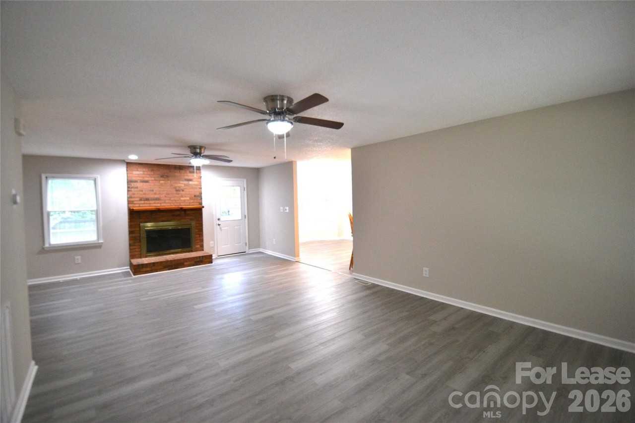 7015 Spruce Pine Trl - Photo 6 of 45