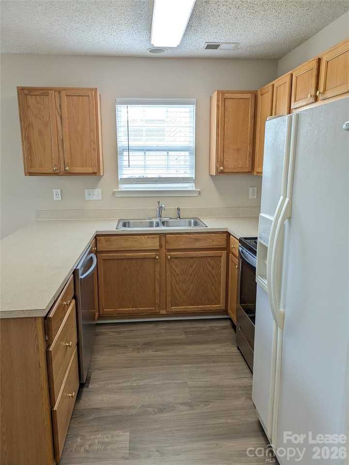 2151 Wexford Way - Photo 6 of 19