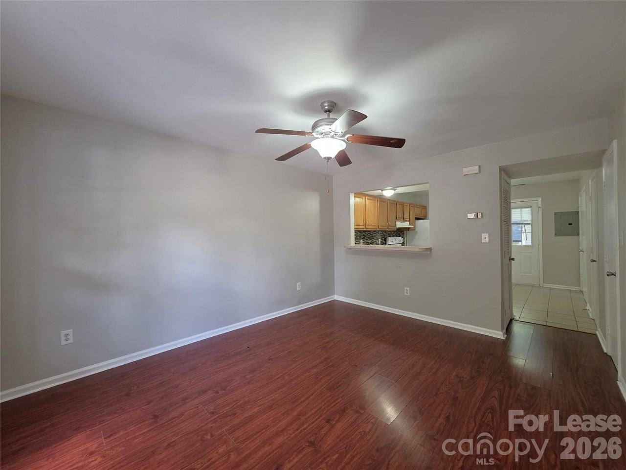 268 Southcircle Dr Nw #H - Photo 3 of 16