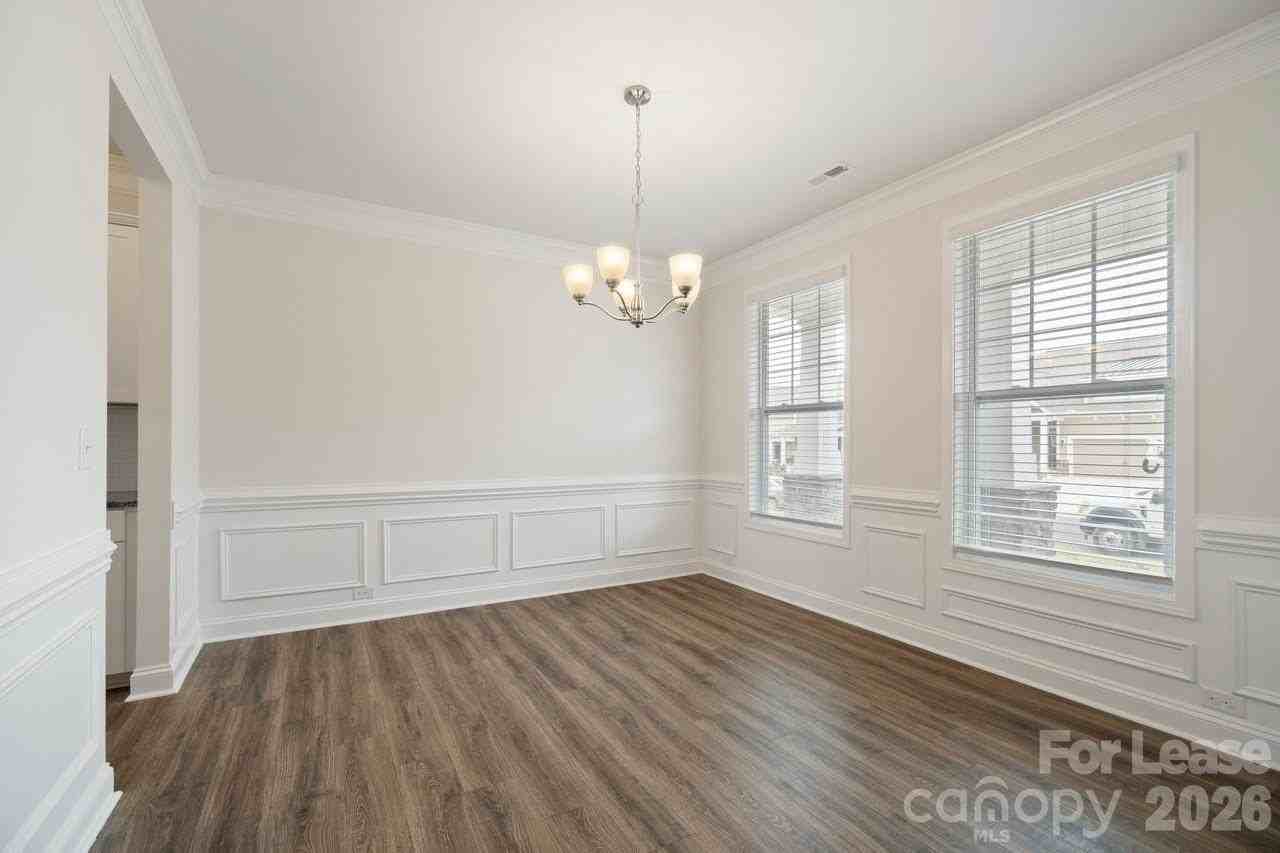 1024 Arbury Way - Photo 3 of 36