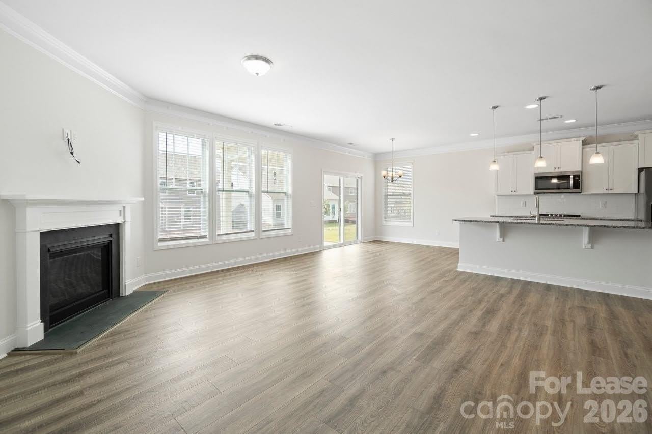 1024 Arbury Way - Photo 5 of 36