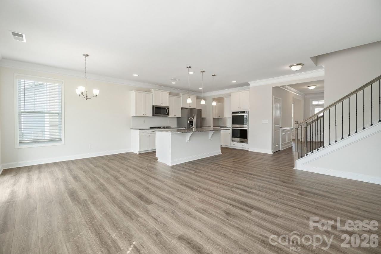 1024 Arbury Way - Photo 6 of 36