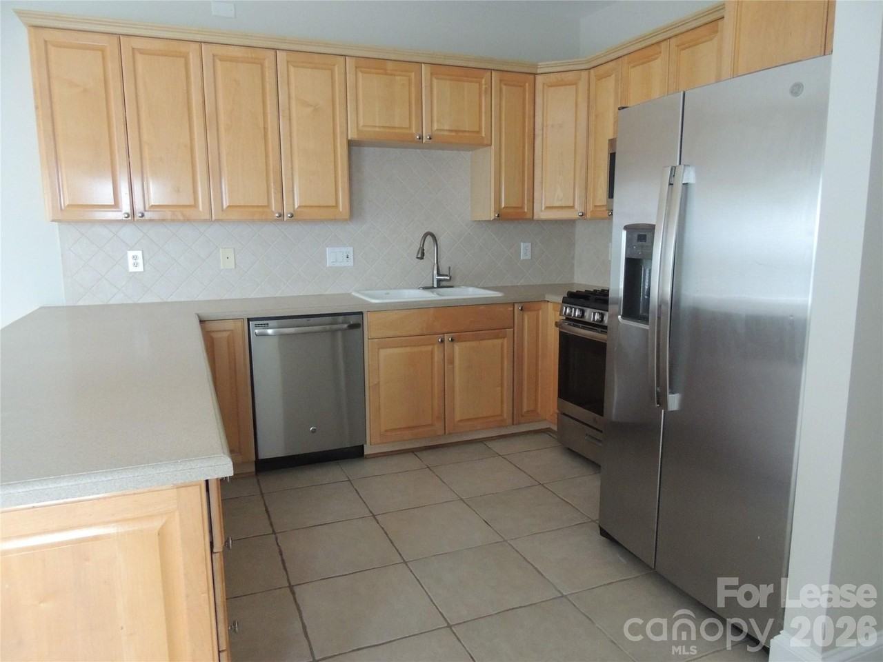 14555 Adair Manor Ct - Photo 5 of 25
